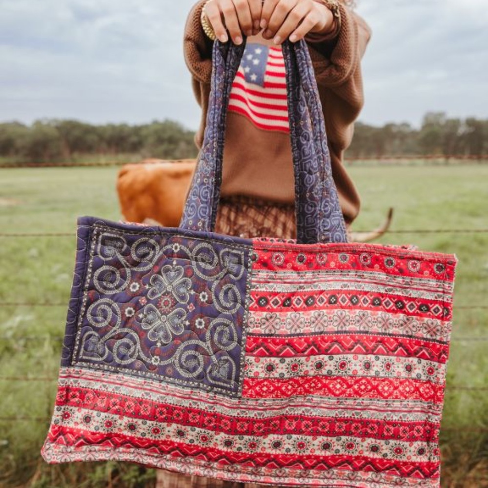 Celebrate 250 years! Tote bag and garment bag JUNK GYPSY NWT.